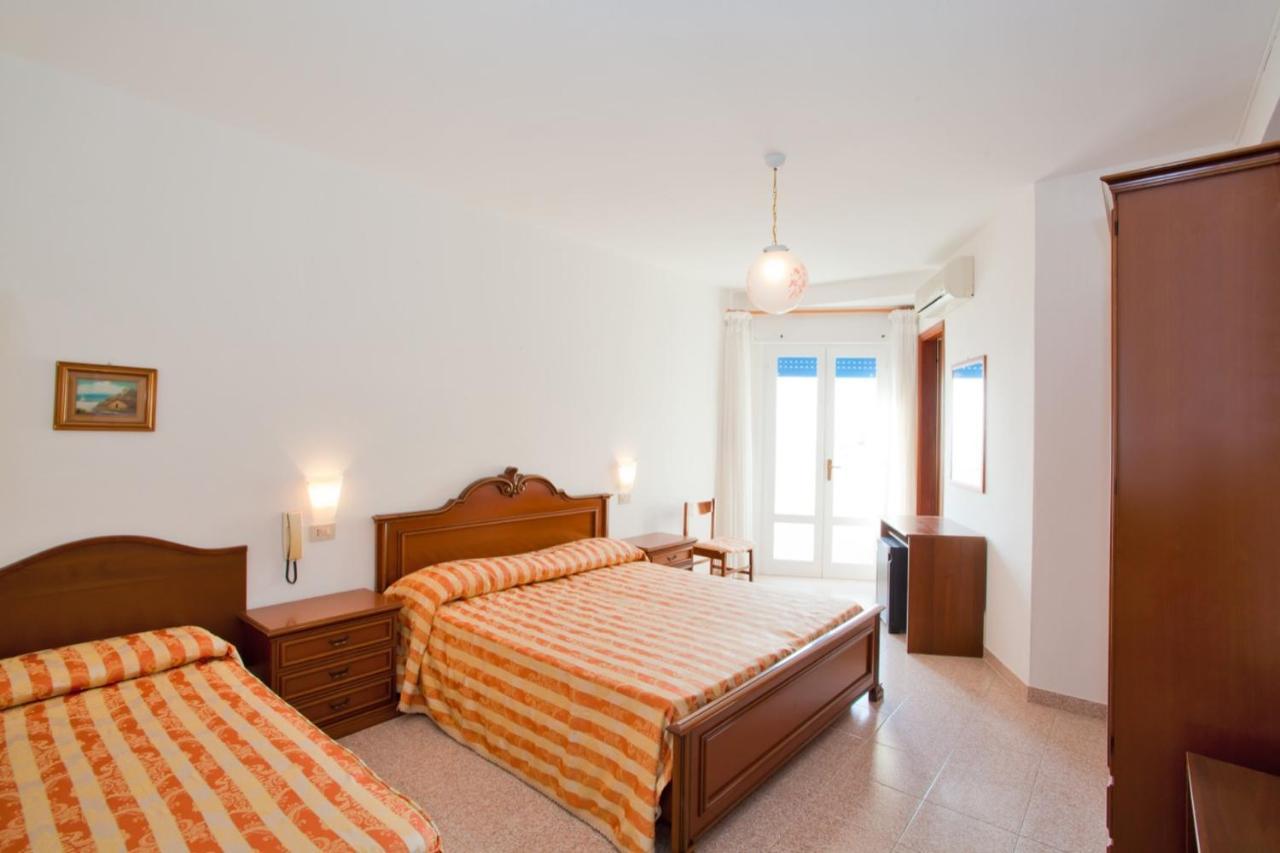 Hotel Imperial Caorle Exteriör bild