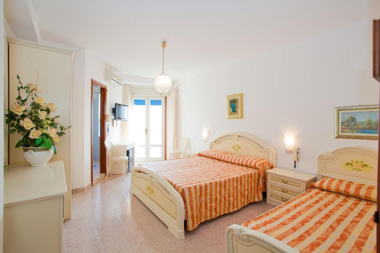 Hotel Imperial Caorle Exteriör bild