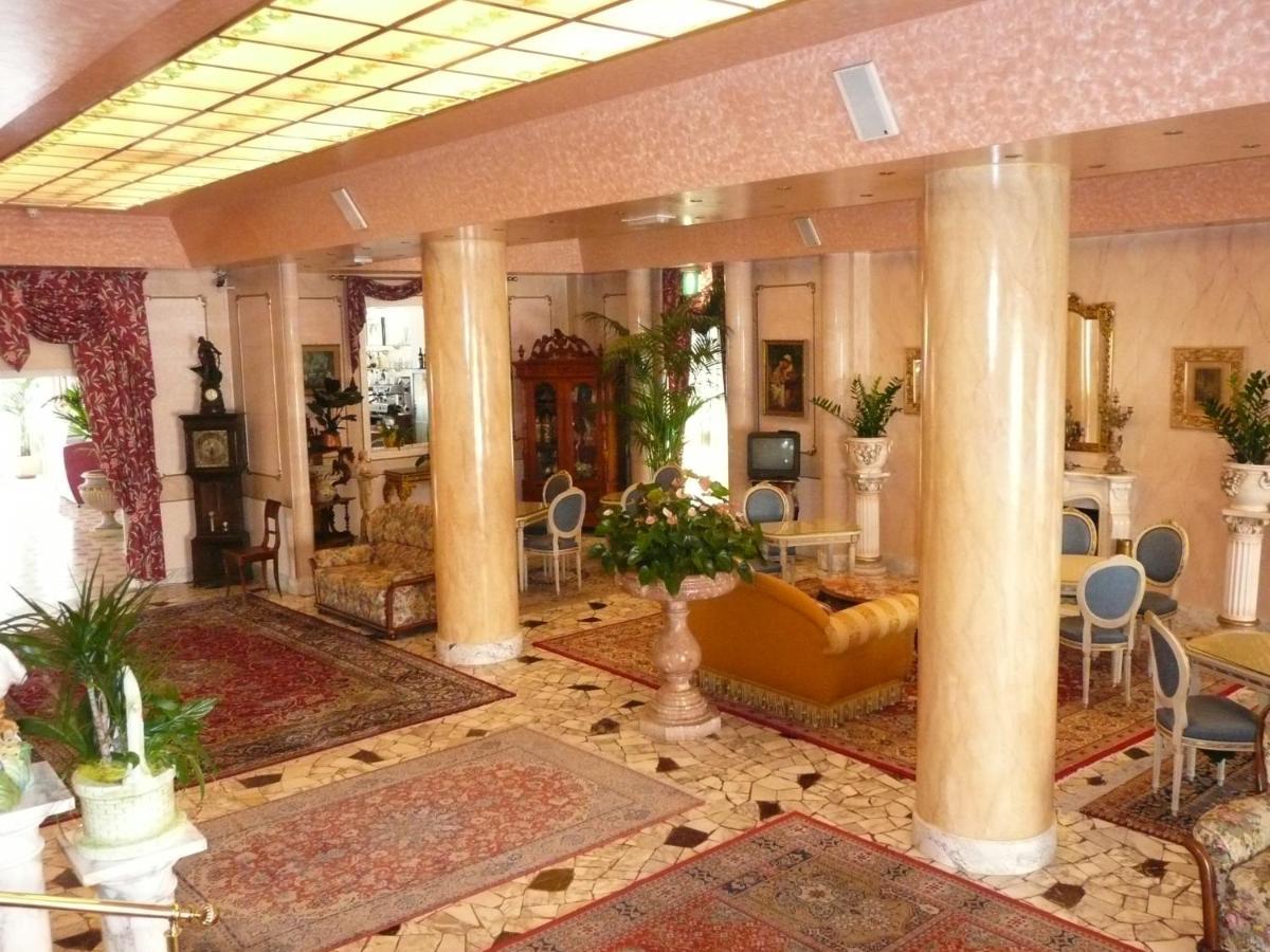 Hotel Imperial Caorle Exteriör bild