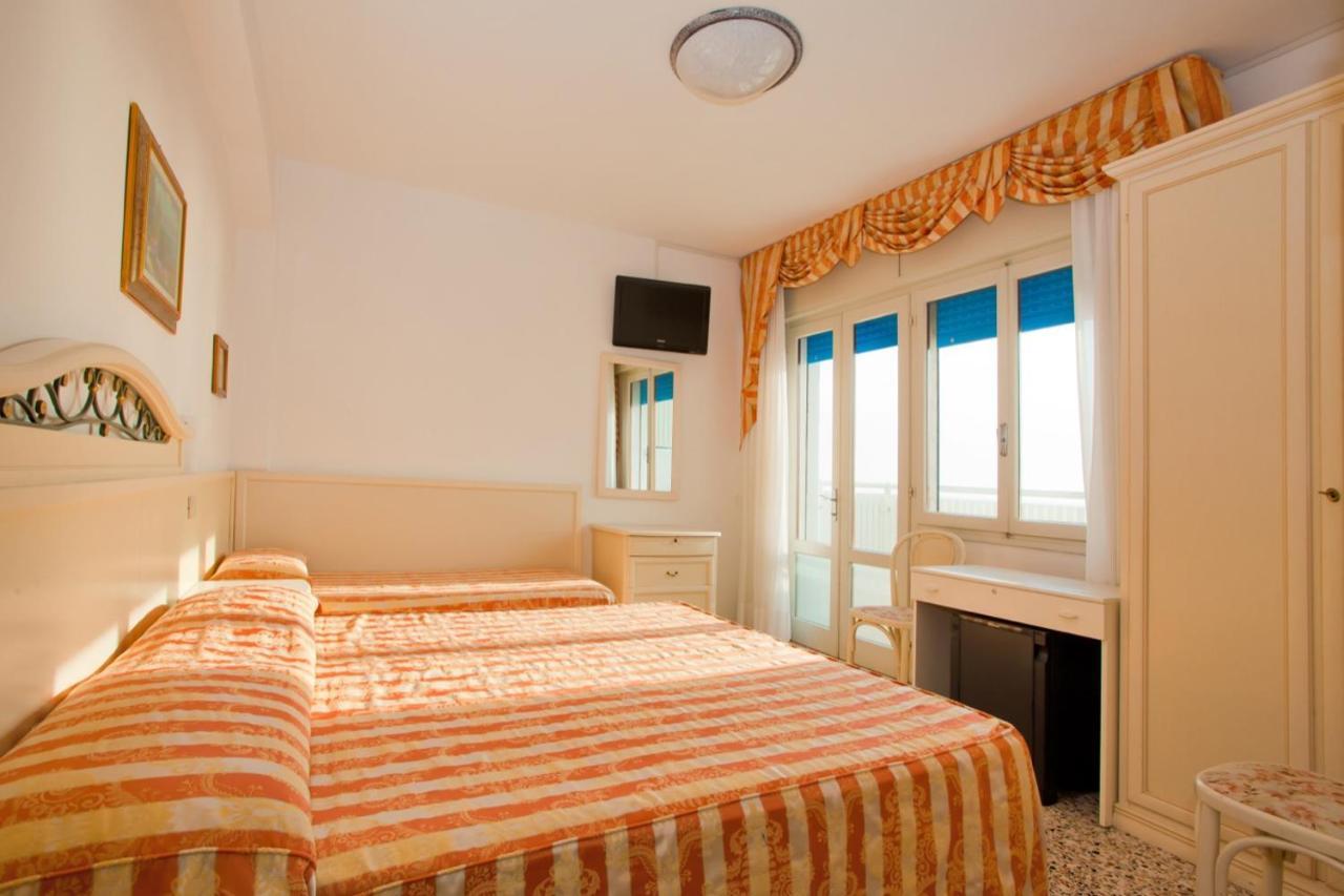 Hotel Imperial Caorle Exteriör bild