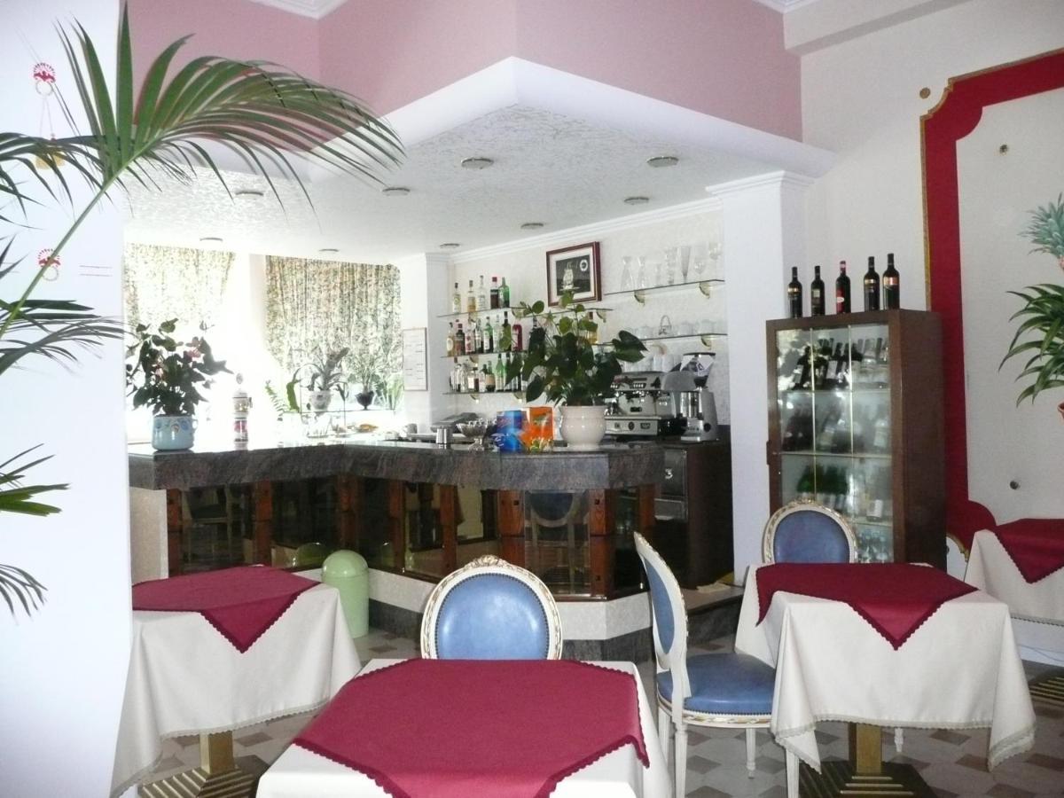 Hotel Imperial Caorle Exteriör bild